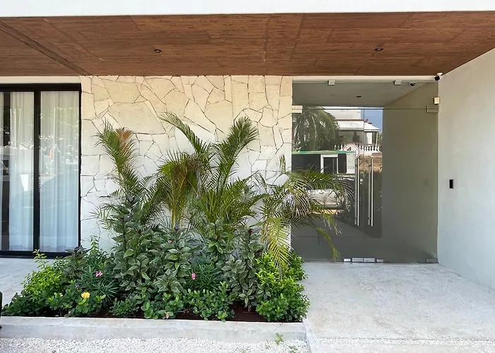 Lalola Downtown Boutique * Puerto Morelos